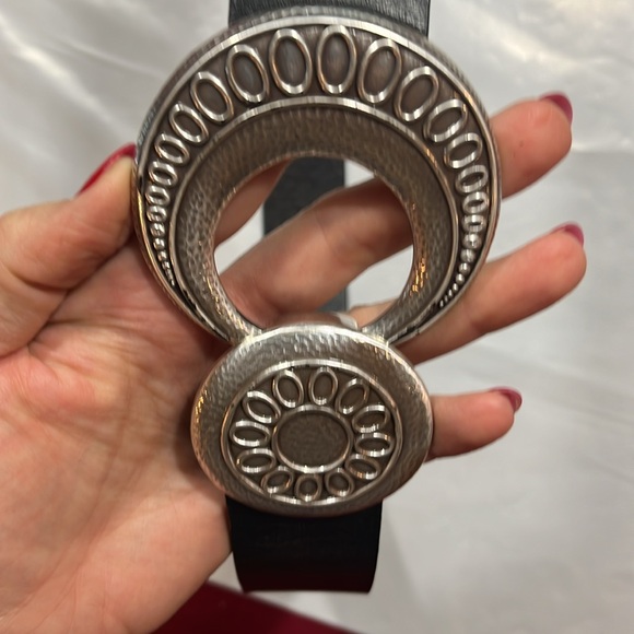 Coldwater Creek WITCH Round moon HOOK belt black leather Silver Buckle 42” large - Picture 6 of 14